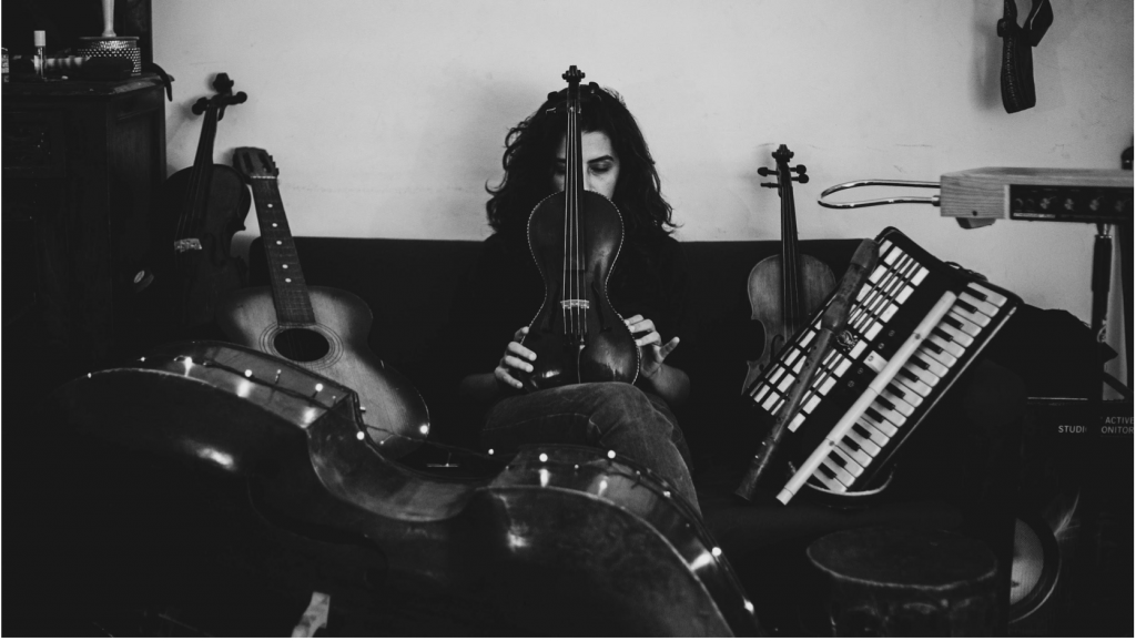 Photo of Nancy Mounir with instruments